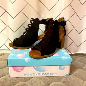 Soda fashion open toe heal Sandal size 11